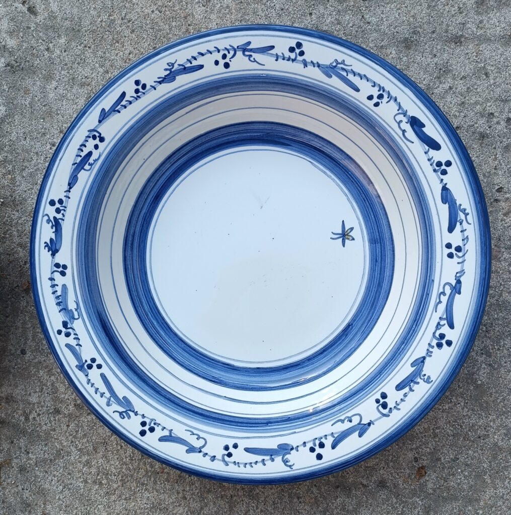 Plat creux bleu 31 cm, 4 cm de profondeur